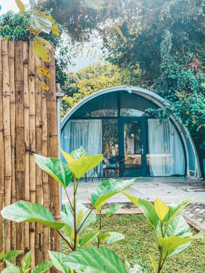 Nivadoo Resort Sigiriya Dış mekan fotoğraf A prefab home in Vietnam